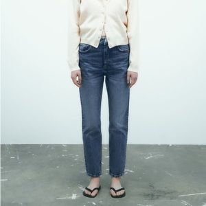 ZARA TRF Mom Fit Comfort Jeans